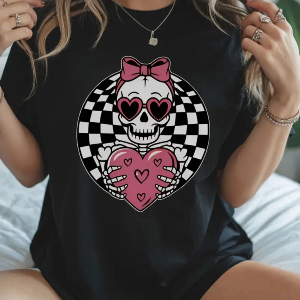 Black T-shirt skull with pink bow Size L